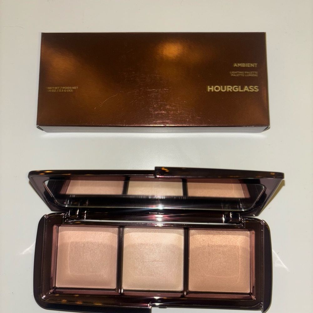 Hourglass Cream and Brown Highlighter Palette